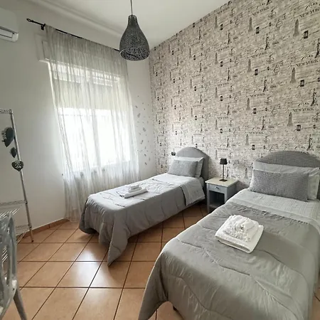 Tommy's Apartment Pompei
