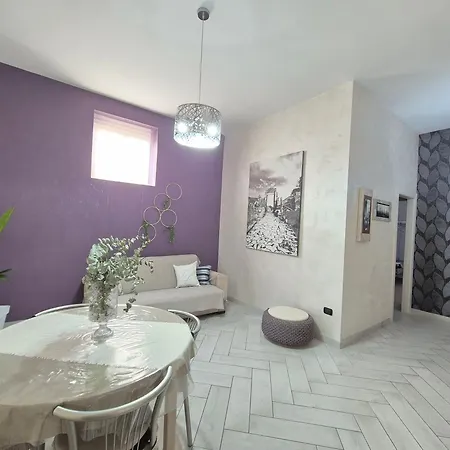 Tommy's Apartment Pompei